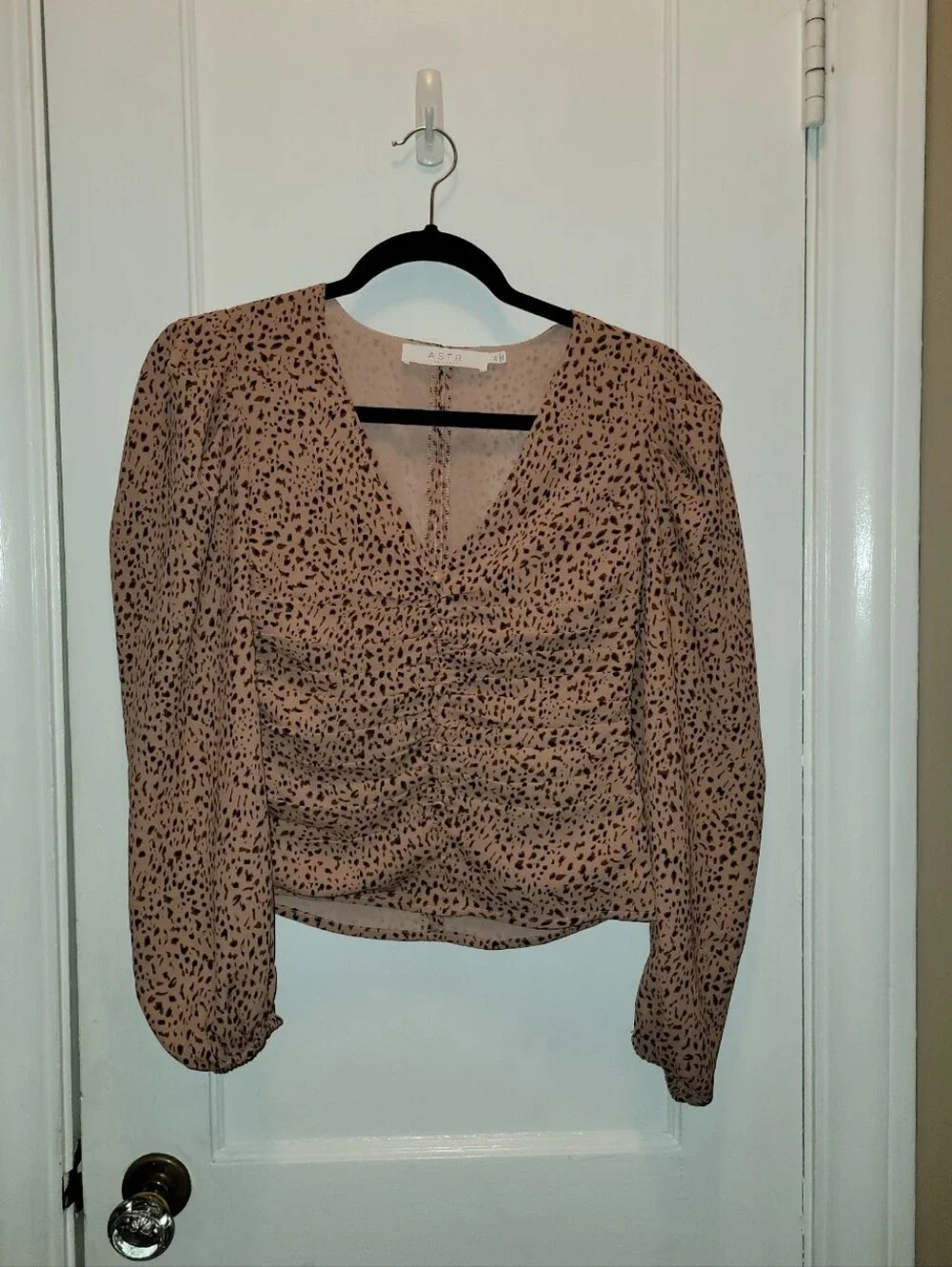 ASTR The Label Cinch Front Puff Sleeve Top In Clay Animal Size XS NWOT